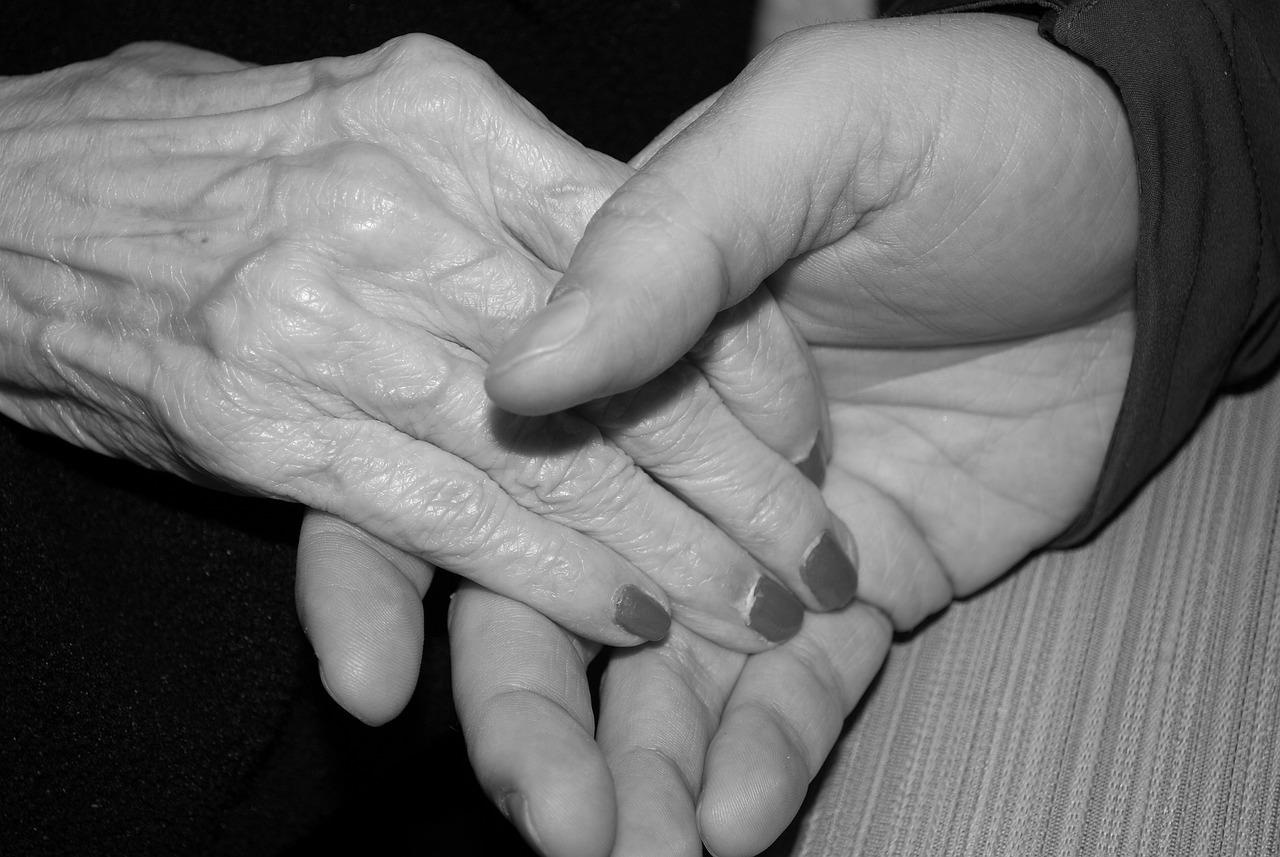 Hands 578917 1280